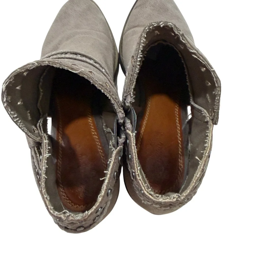 Sugar Western Boho Ankle Boots Studded Cutout Distressed Taupe 8.5 Chic‎ Western